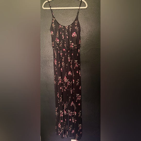 Worn once to a summer wedding. - Picture 1 of 3